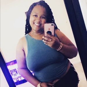 Meet your Posher, Rebecta